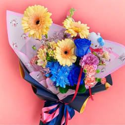 Blue yellow hellokitty bouquet