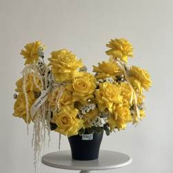 Sunny pot yellow French rose arrangement