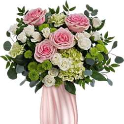 Teleflora's Sweetheart Twist Bouquet