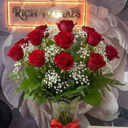 Long Stemmed Red Rose Arrangement