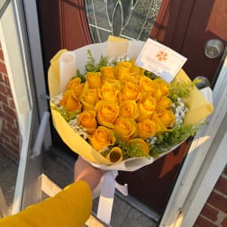 Ramo con 24 rosas amarillas