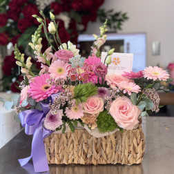 Canasta con gerberas y rosas Long Island, New York