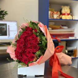 Ramo de 24 rosas para mamá en Long Island, New York