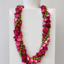 Rose and Berry Lei