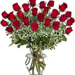 Bouquet of red roses in a clear glass vase