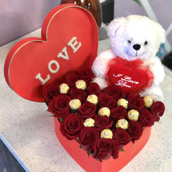 HAERT BOX RED ROSES + PLUSH