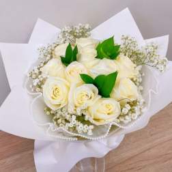 36 white roses bouquet