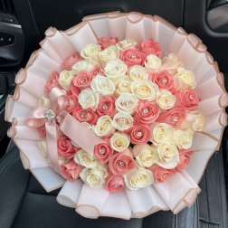 Mixed roses hand bouquet.