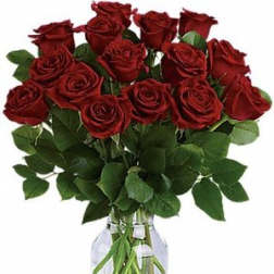 Bouquet of red roses in a clear glass vase