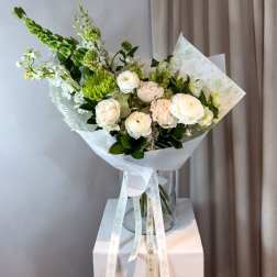 Ilsaek Kkot Monochromatic Bouquet