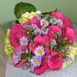 Pink Roses with Monte casino and Hydrangeas bouquet