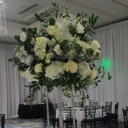White center piece