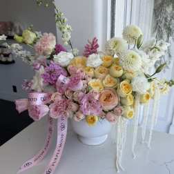 Creamy Lemon Vase
