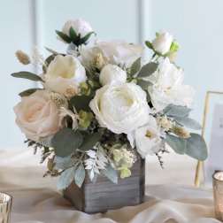 Simplicity Roses and Lisianthus