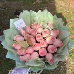 24 pink roses