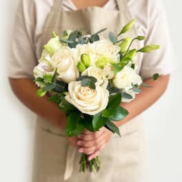 Cream rose bouquet with white blooms and green buds