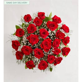 Round bouquet of red roses with baby's breath