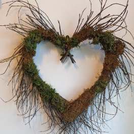 Mossy Heart Wreath 23"