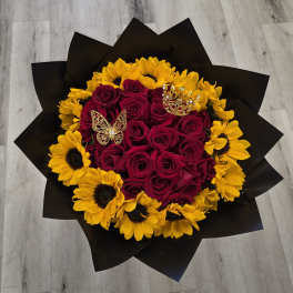 Bouqueth rosas con girasoles