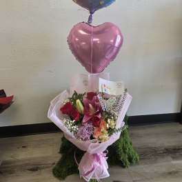 Bouqueth de flor mixta con globos