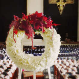 Farewell wreath on stand