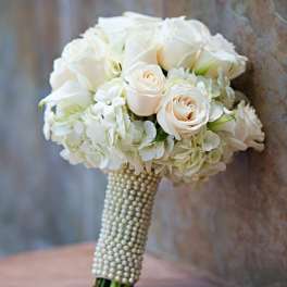 White bride bouquet