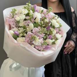 Bouquet with matthiola