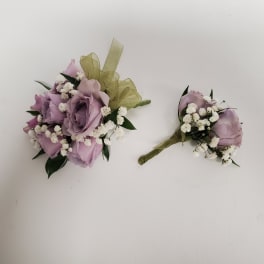Roses and mix of greens with baby's breath