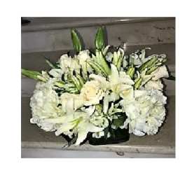 White Elegance Centerpiece