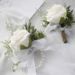 Corsage and Bouttoniere Set