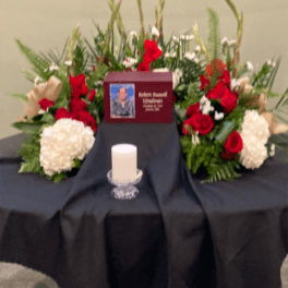 URN FLOWERS - RED AND WHITE