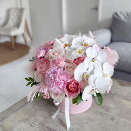 Ethereal Peonies Elegance Box