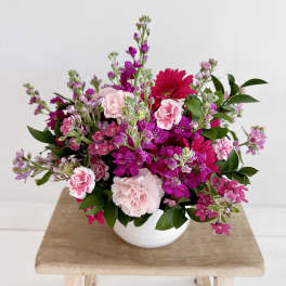 Vibrant Carnations & Daisies Blossom Vase