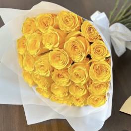 24 Yellow roses