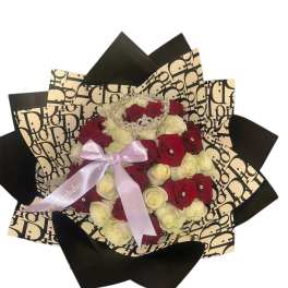 Buchon bouquet 25 roses with wreath and happy birthday ribbon