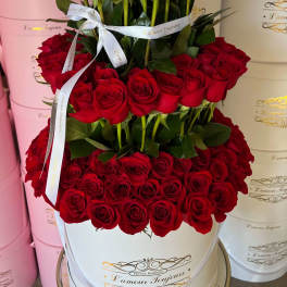 Signature Tower of Roses