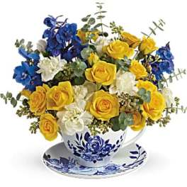 Teleflora's Pretty Teatime Bouquet