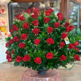 Large bouquet of red roses in a vase