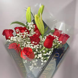 12 Roses and lilies Bouquet