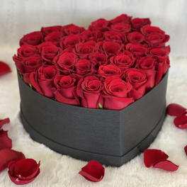 RED ROSE HEART BOX IN BLACK