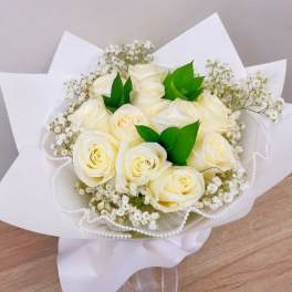 36 white roses bouquet