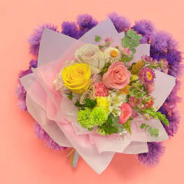 Soft color round shaped bouquet