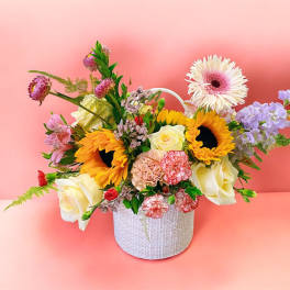 White cotton basket flowers