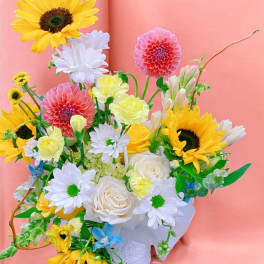 Bright vibe deluxe seasonal centerpiece