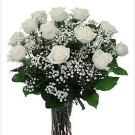 Bouquet of white roses with baby's breath