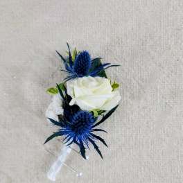 Boutonniere A White Night of the Blues