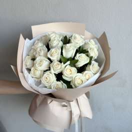 White Vendetta Roses bouquet