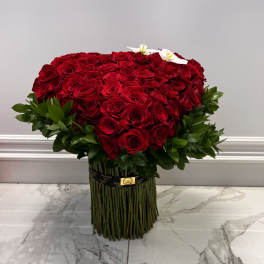 Giant luxury rose heart bouquet