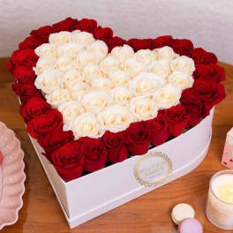 Luxury red and white rose heart box