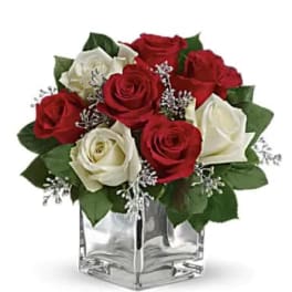 Teleflora's Snowy Night Bouquet